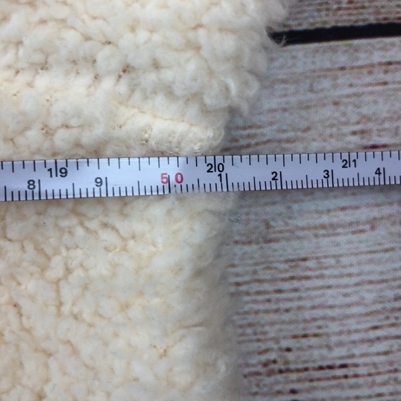 Aeropostale Fuzzy Top | Size Large - Picture 5 of 6